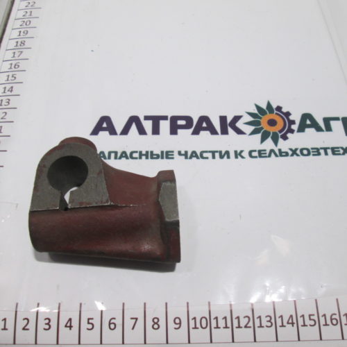 Стойка оси коромысел вторая (средняя) 240-1007152
